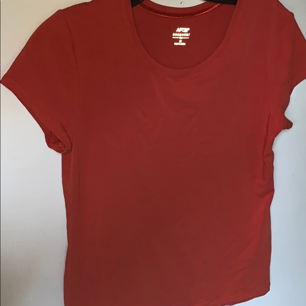 Tee